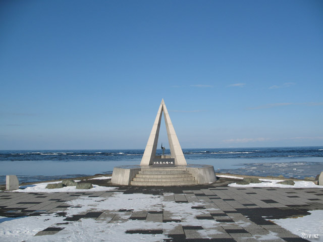 雪景色 北海道 道北 宗谷岬 「日本最北端の地」石碑